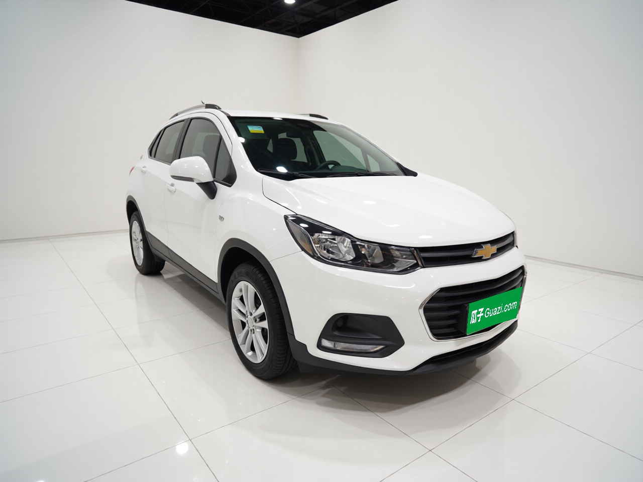 2018 330T MT RWD Comfort photo 3