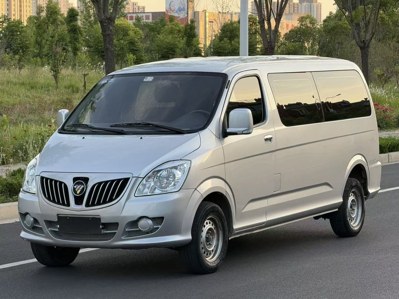 E 2017 2.0L Long Wheelbase 4Q20M