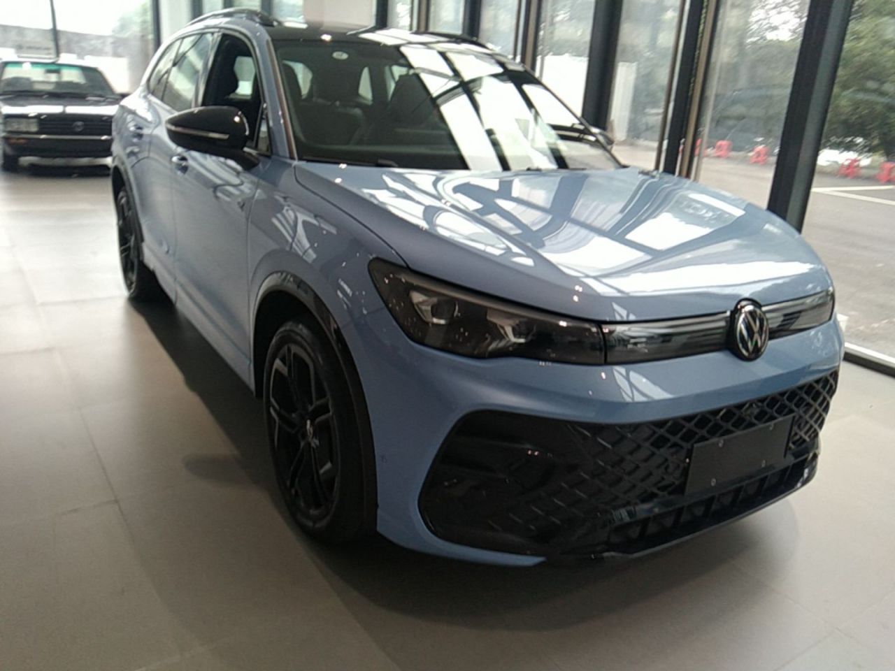 Tiguan L 2026 PRO 380TSI AWD R-Line Smart Premium photo 3