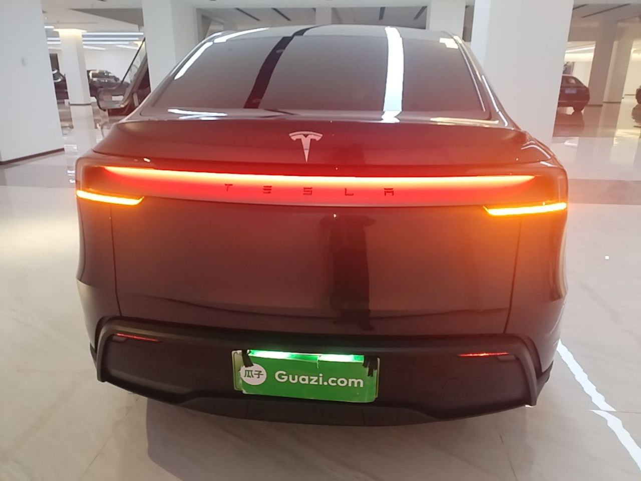 Model Y 2025 RWD photo 3