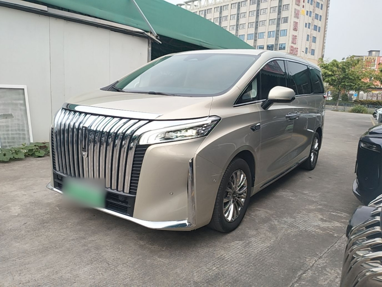 2023 AWD Flagship