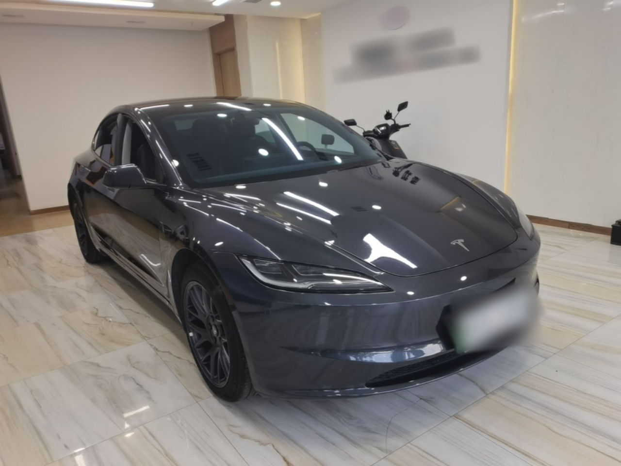 Model 3 2023 RWD photo 3