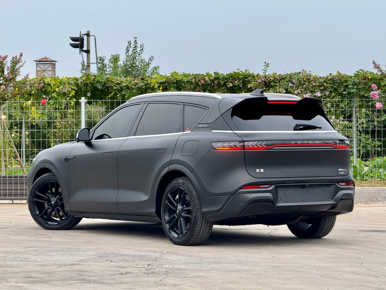 Voyah FREE 2024 Extended Range ADAS photo 3