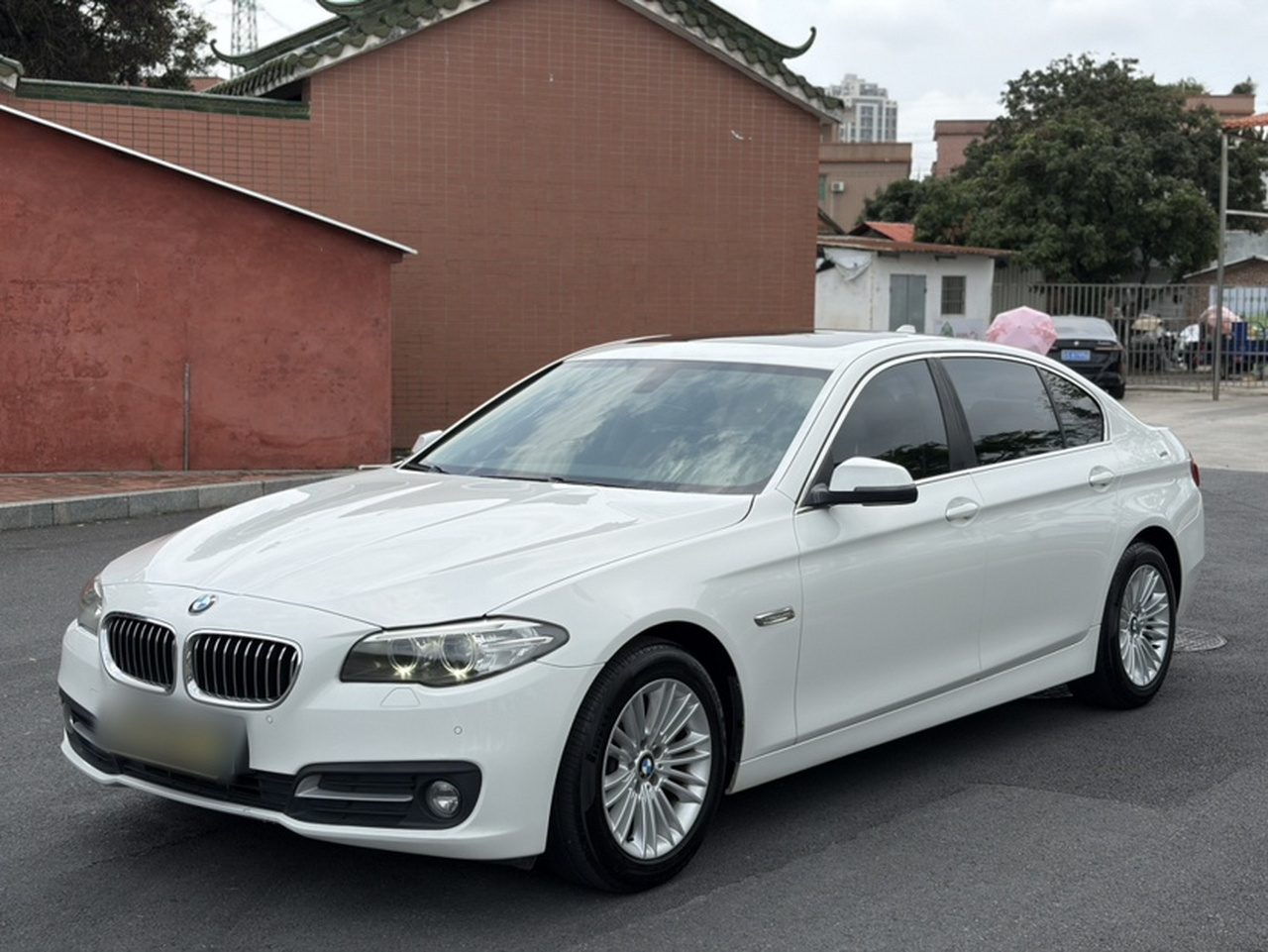 5 Series 2014 525Li Leading