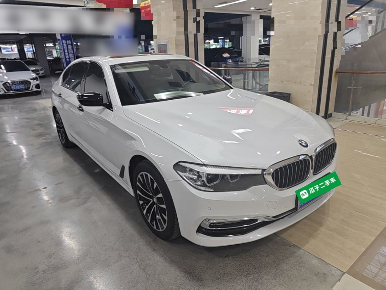 5 Series 2018 525Li Luxury photo 2