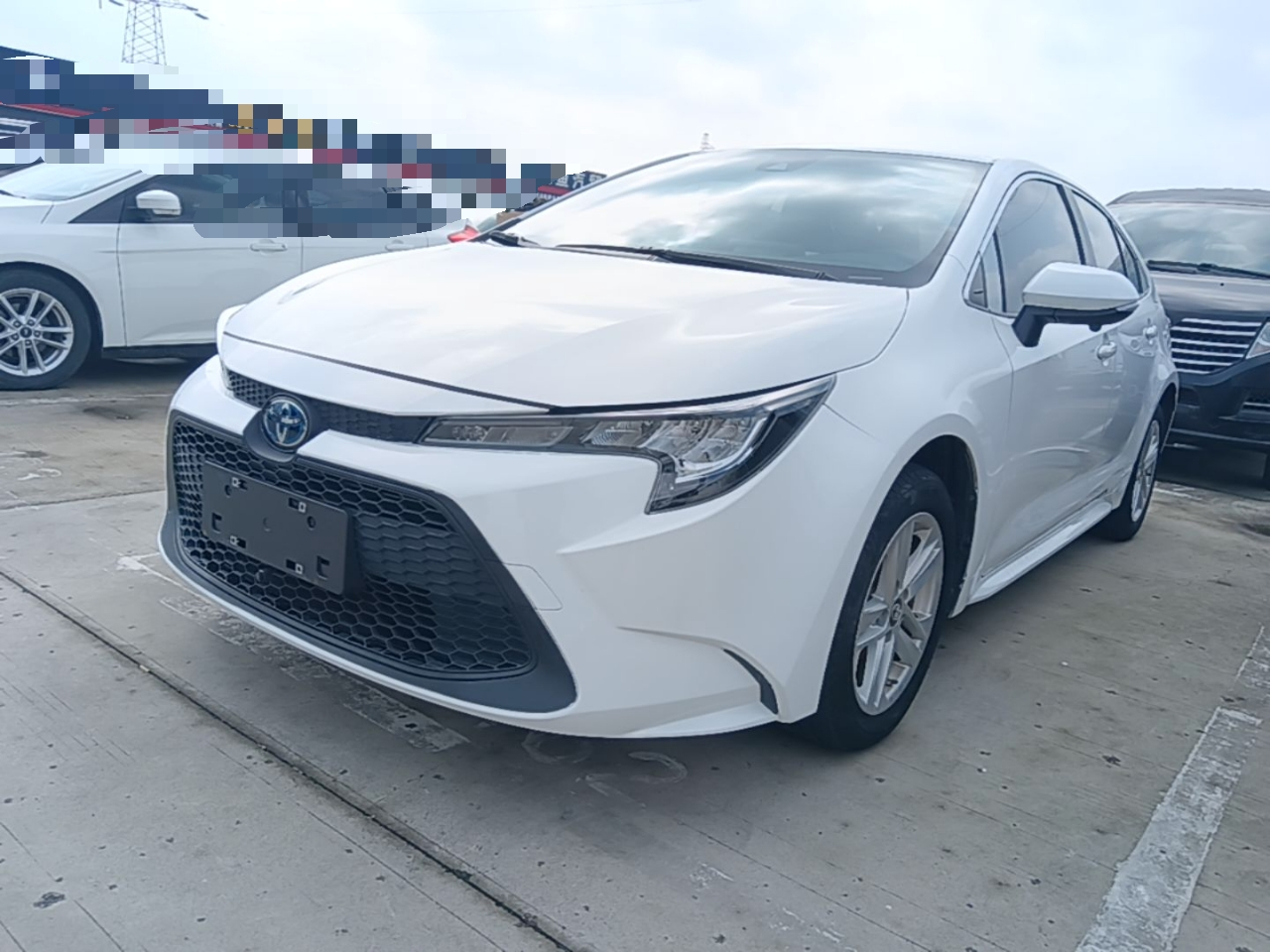 Levin 2022 Hybrid 1.8H E-CVT Leading