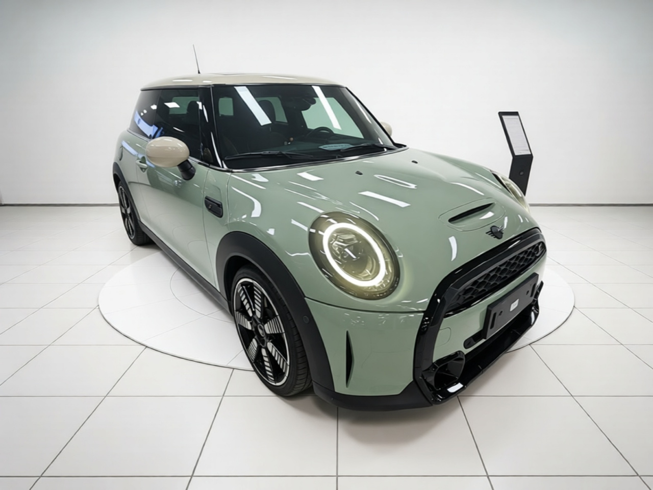 2023 Facelift 2.0T COOPER S photo 3
