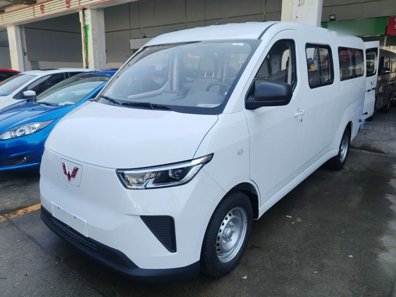 Wuling 2026 440km Bus Comfort 6-Seater