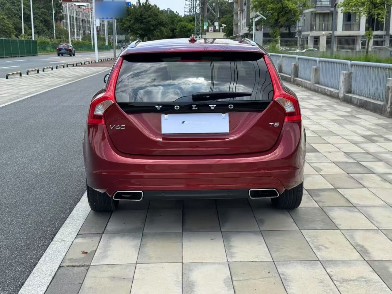 V60 2015 T5 photo 2
