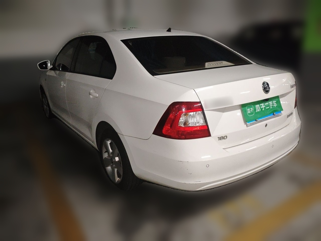 Rapid 2015 1.6L MT photo 4