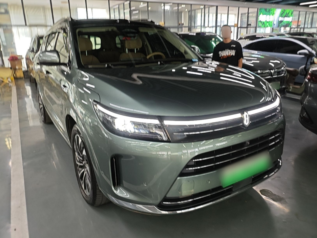 HIMA AITO M7 2024 1.5T ADAS AWD Max 6-Seater photo 3