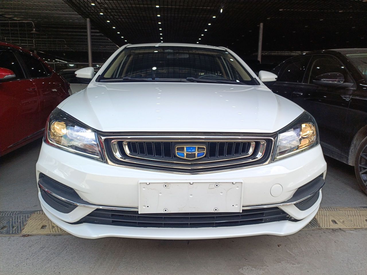 Emgrand 2018 1.5L CVT photo 2