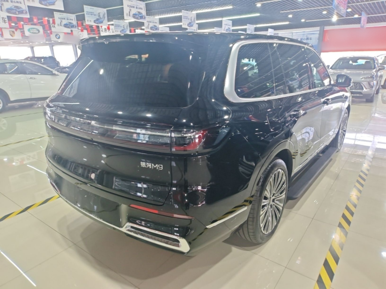 Galaxy M9 2025 210km AWD Pilot photo 4