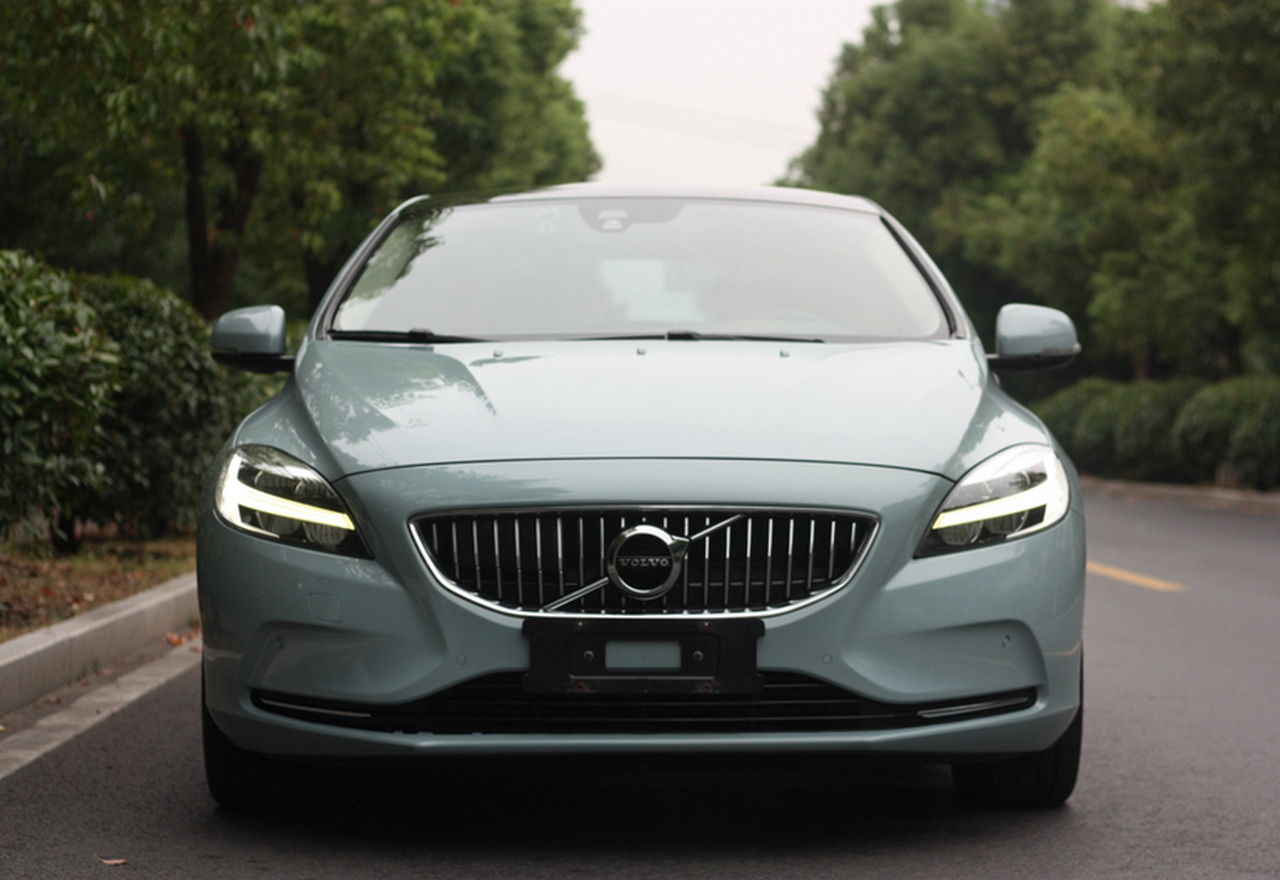 V40 2017 T3 photo 2