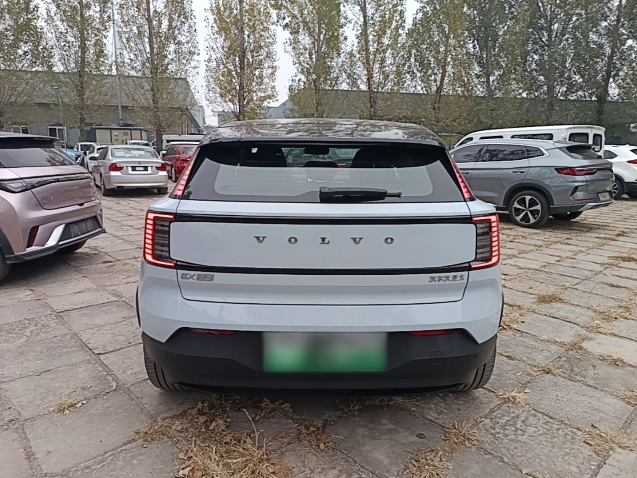 EX30 2025 RWD Long Range Plus photo 5