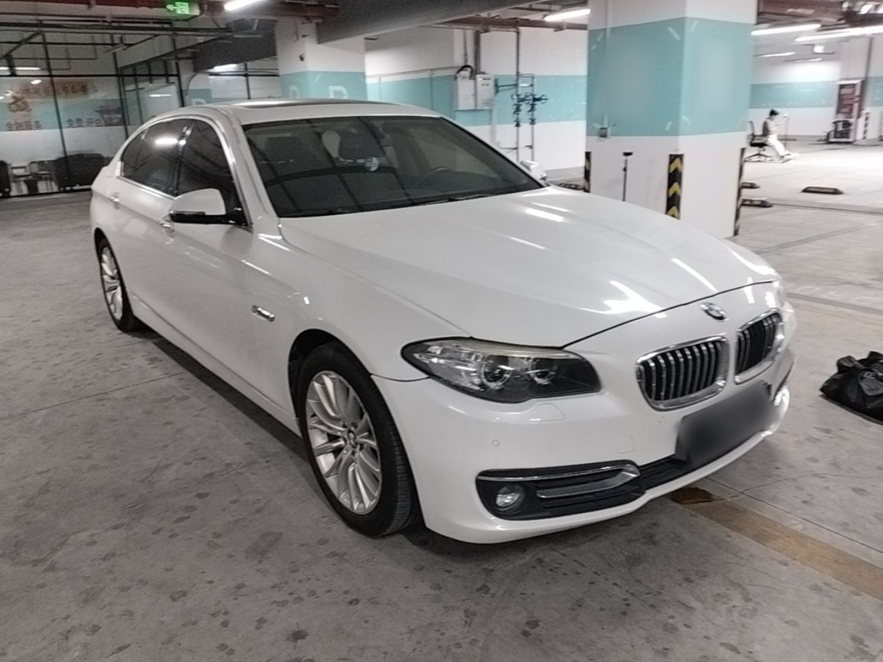 5 Series 2017 525Li Luxury Design Package photo 3