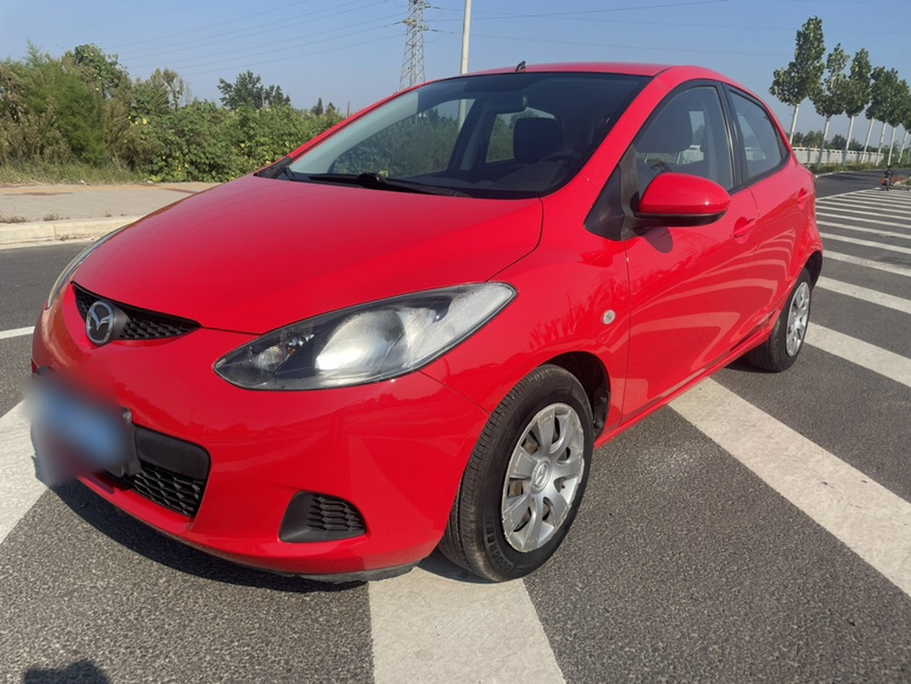 2 2012 Hatchback 1.3L AT Standard photo 3