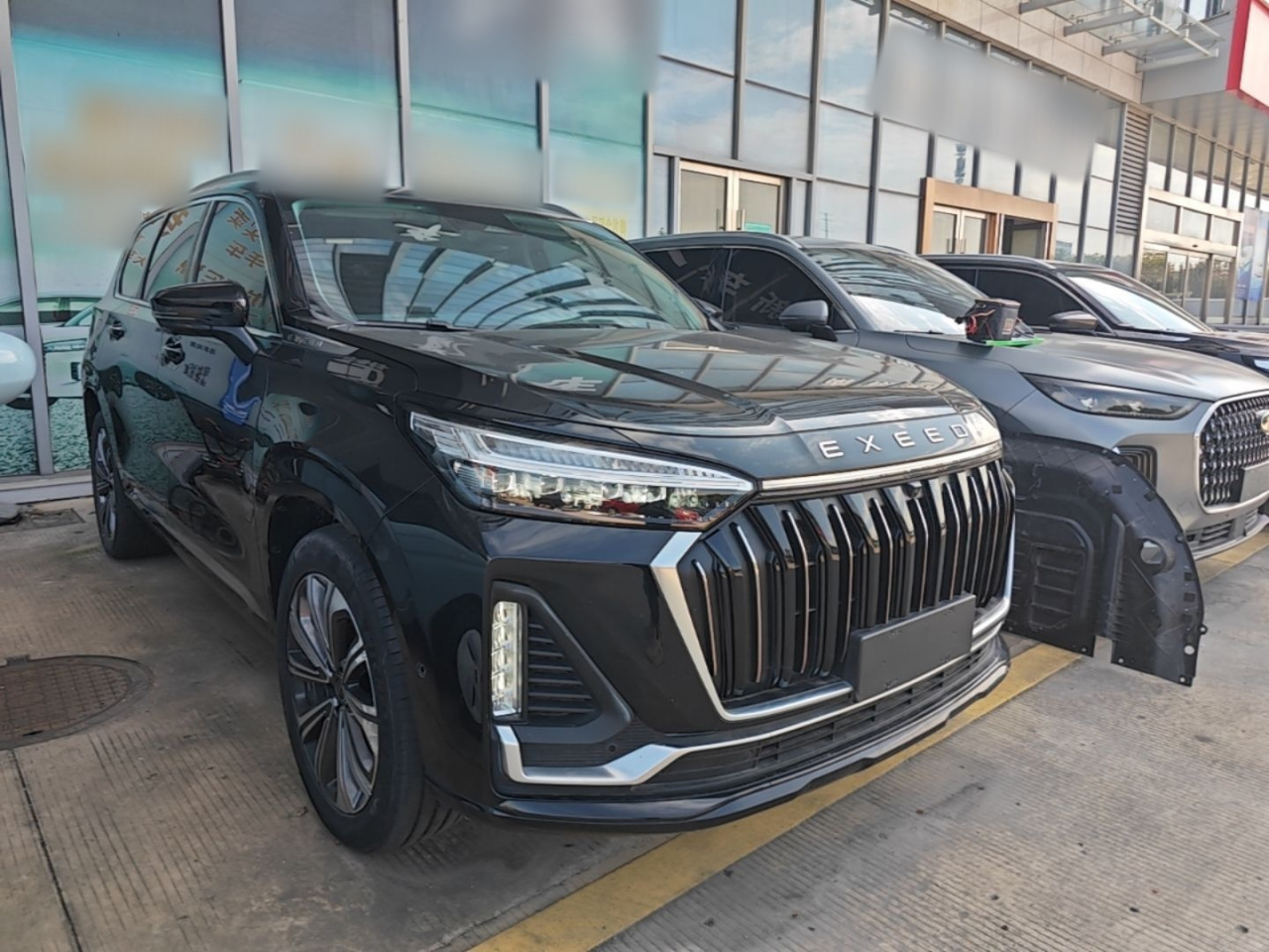 2023 400T AWD 7-Seater photo 3