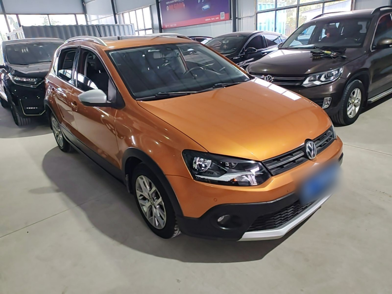2014 1.6L Cross Polo AT photo 3