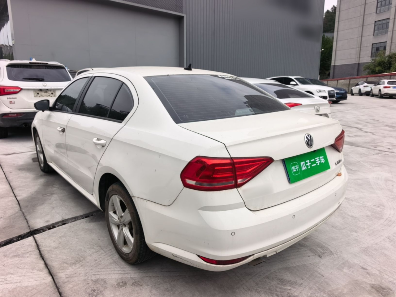 Lavida 2017 1.6L AT photo 4