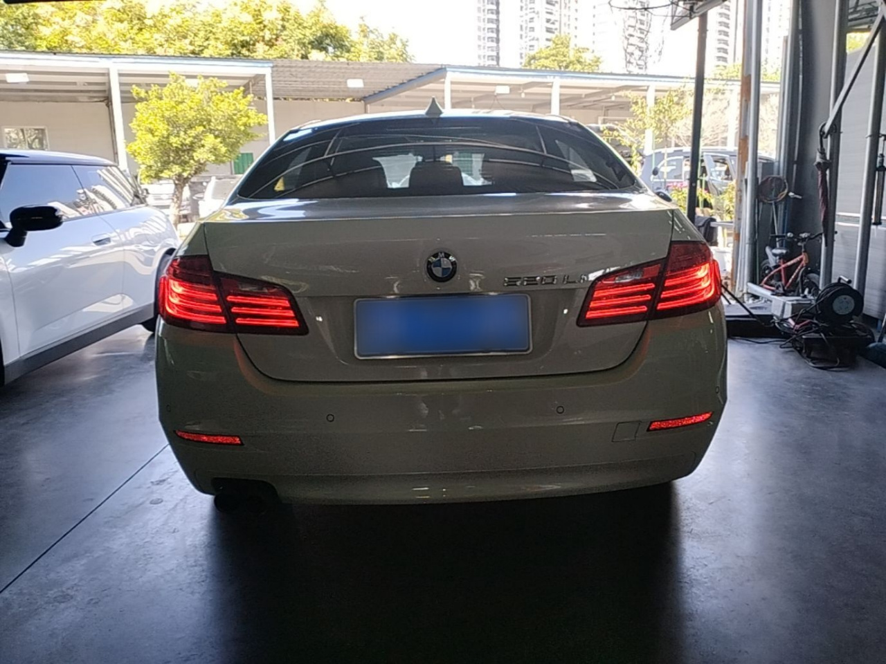 5 Series 2014 520Li photo 5