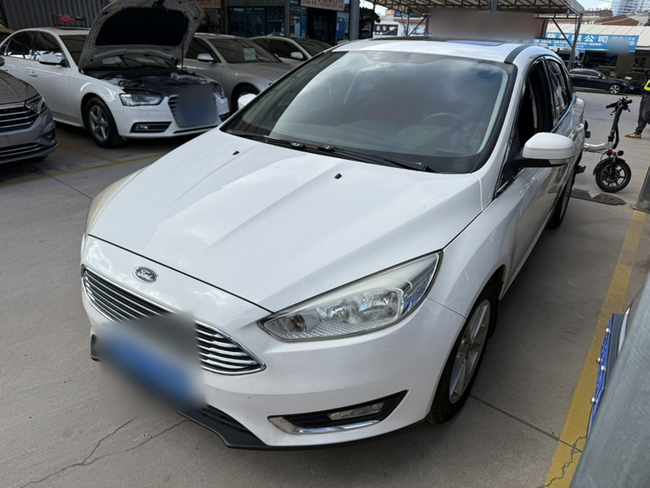 Focus 2017 Hatchback 1.6L MT Fashion photo 4