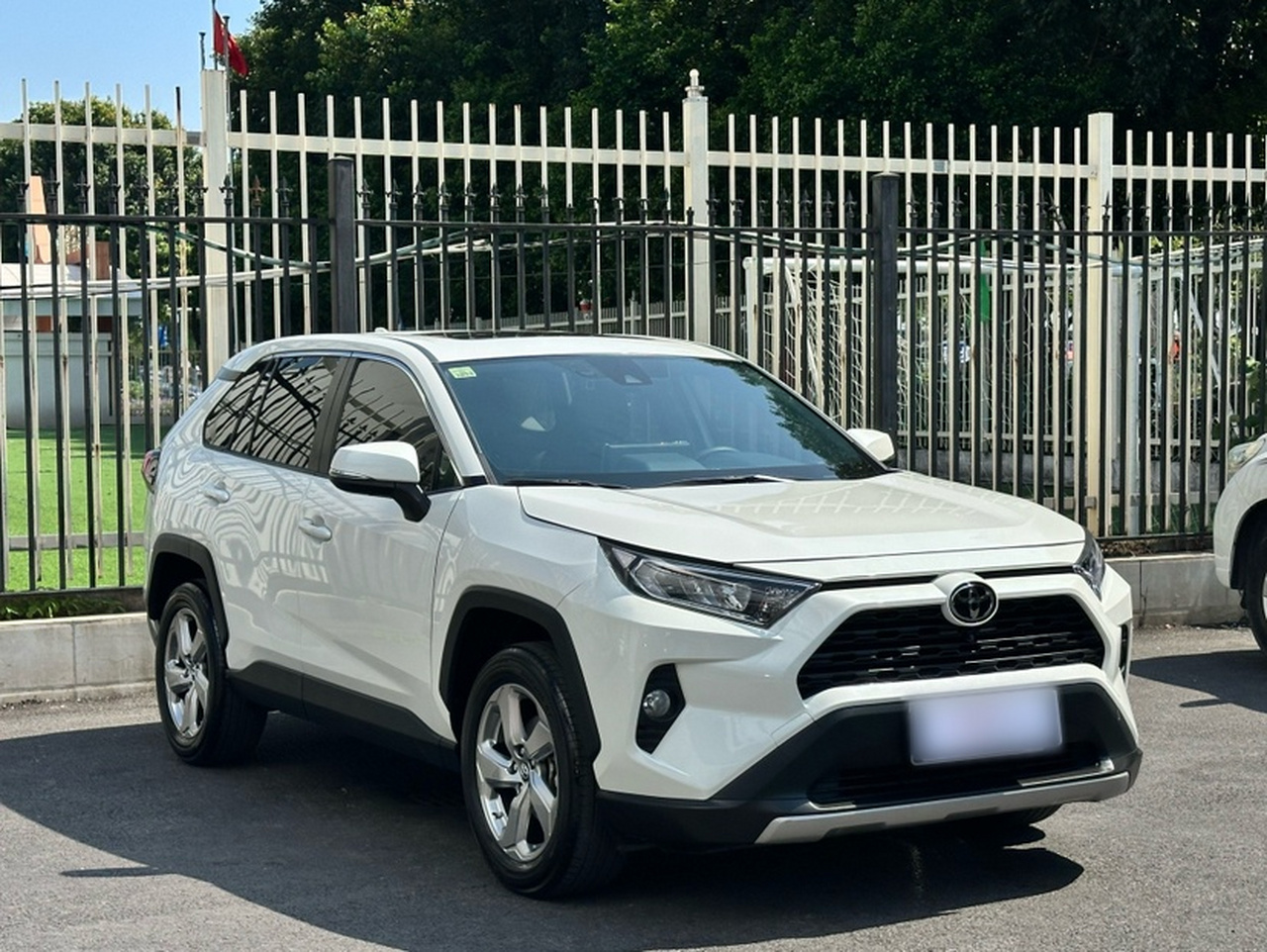 RAV4 2020 2.0L CVT RWD photo 3