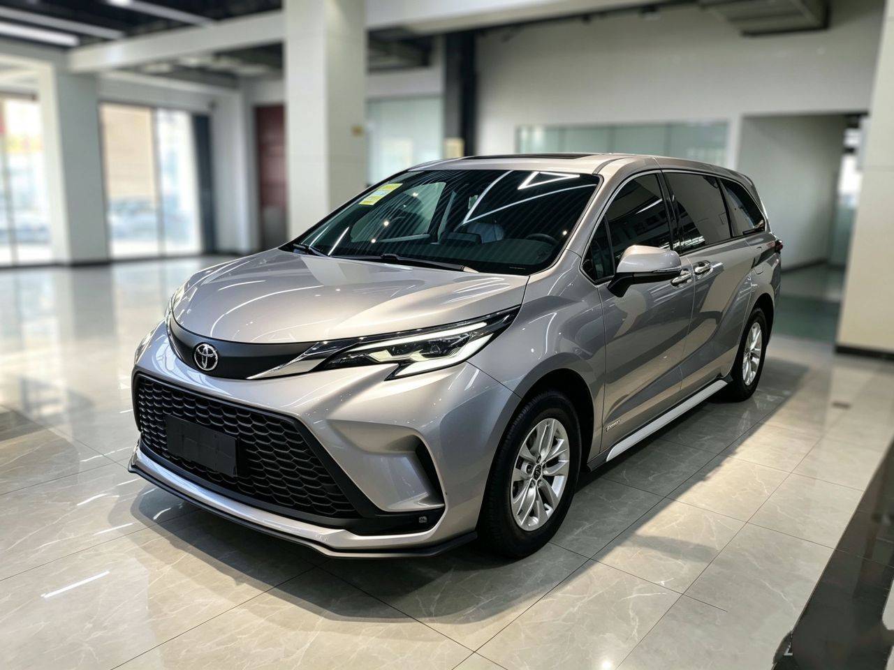 Granvia 2023 2.5L Hybrid Comfort