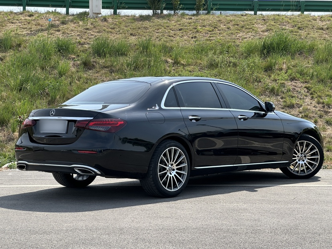 E-Class 2022 Facelift E 300 L Luxury photo 4