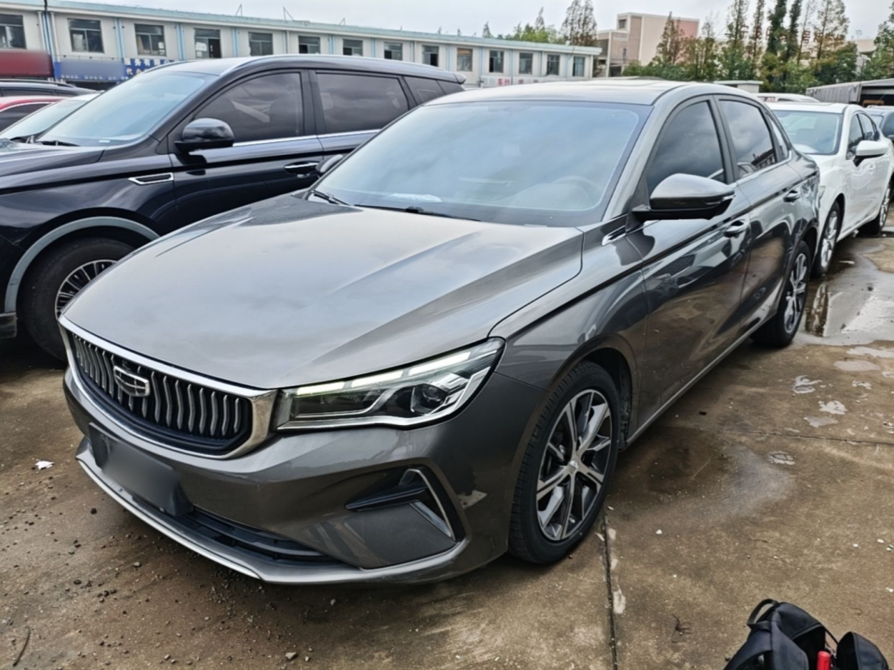 Emgrand 2022 4 1.5L CVT Premium