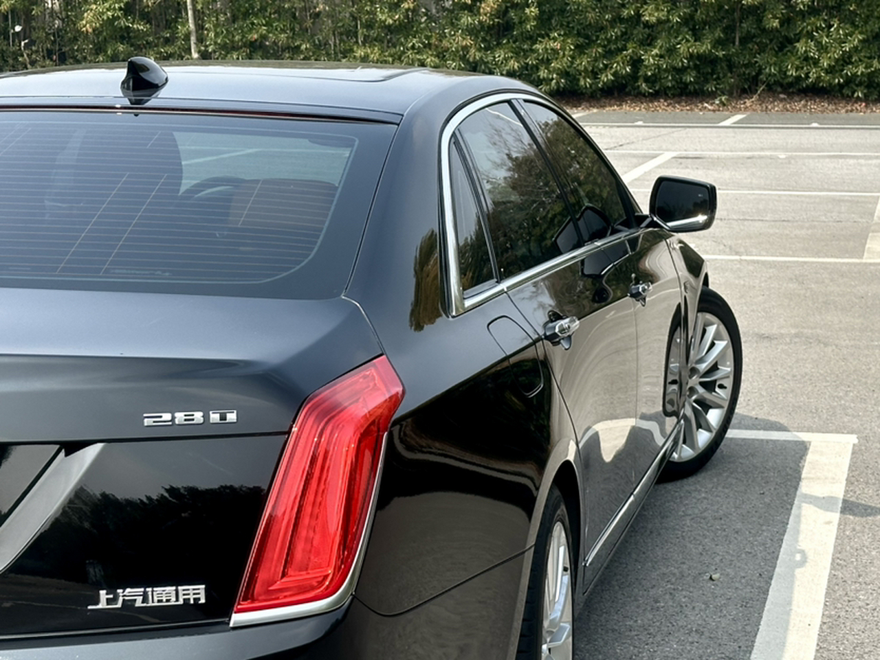 CT6 2016 28T Leading photo 4