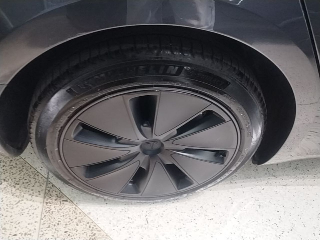 Model 3 2023 RWD photo 4