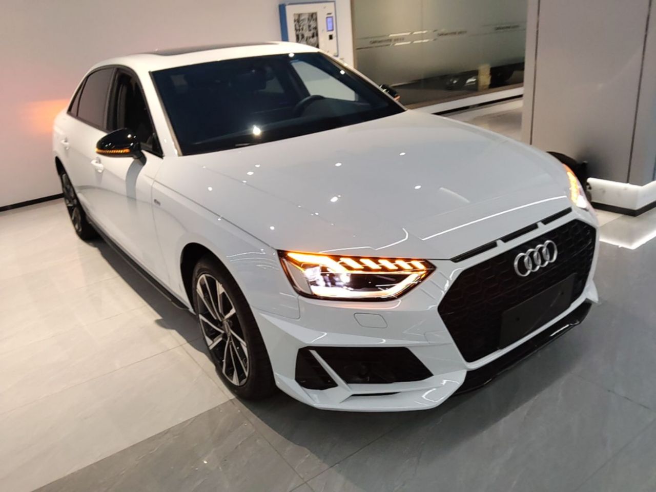 A4L 2023 40 TFSI Luxury Dynamic photo 3