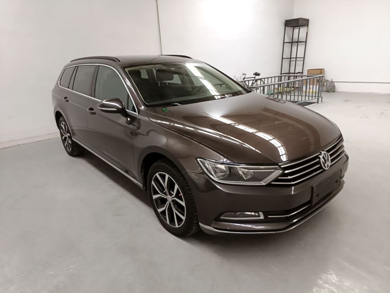 2018 380TSI RWD photo 3