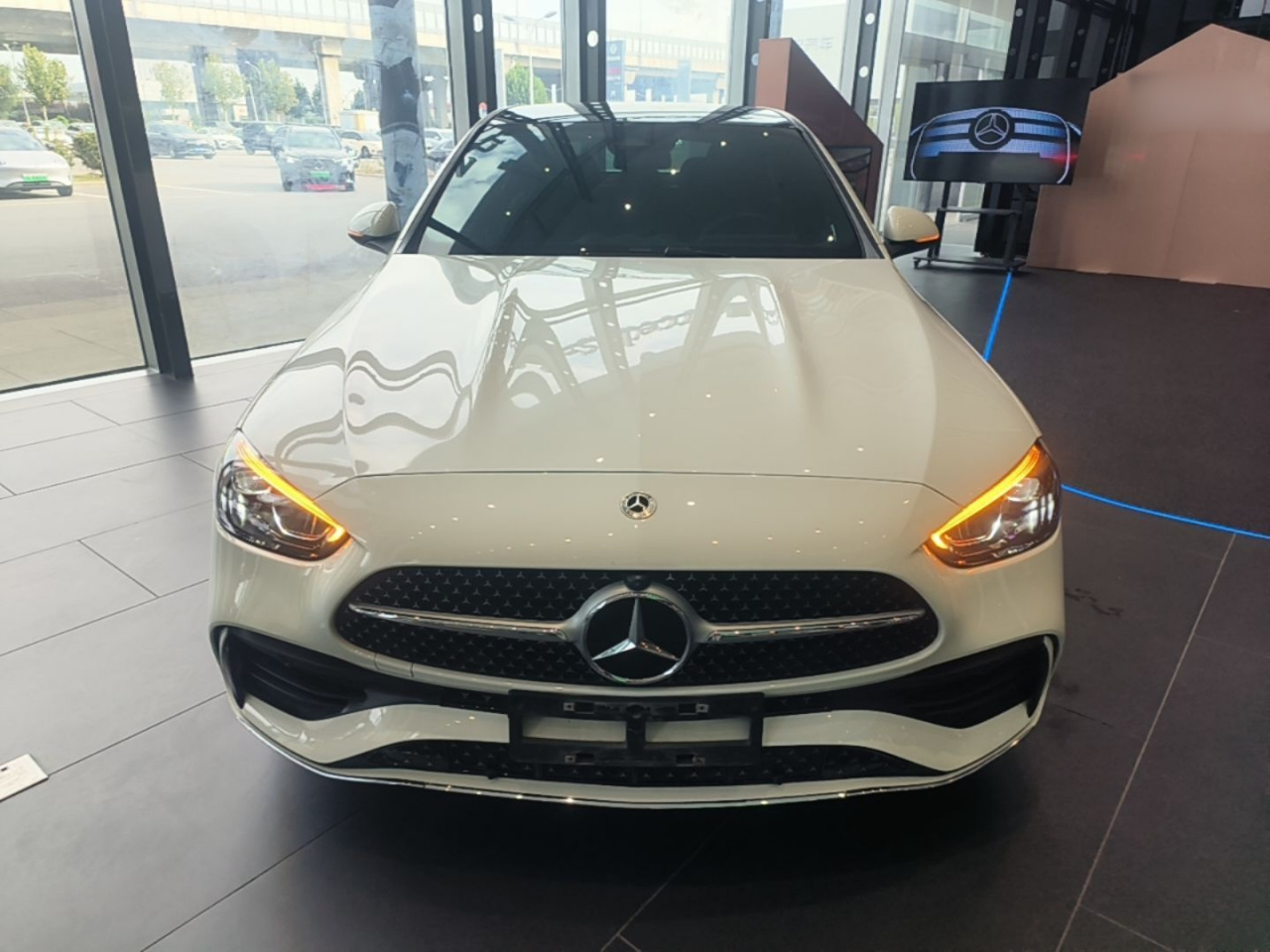 C-Class 2025 Facelift C 260 L Sport photo 2