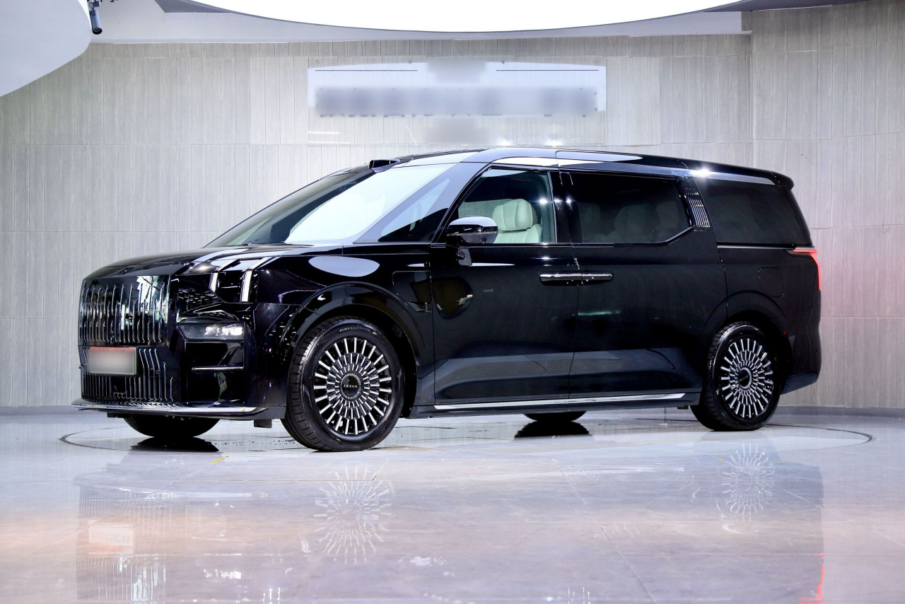 009 2024 6-Seater Executive AWD 108kWh photo 4