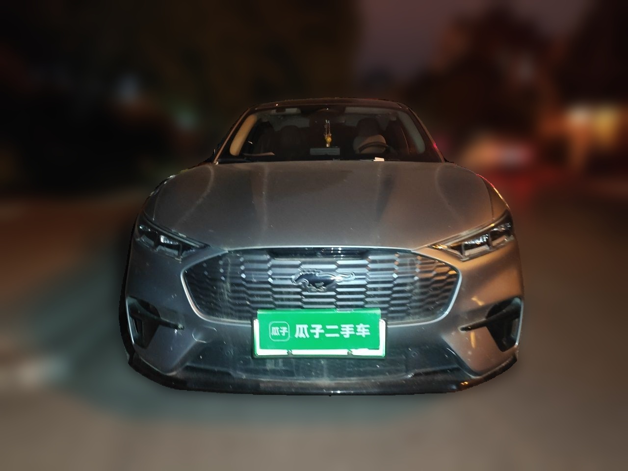 2021 RWD Luxury Long Range photo 2