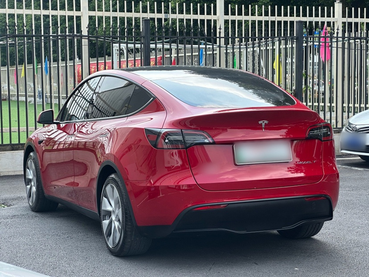 Model Y 2022 Facelift RWD photo 2