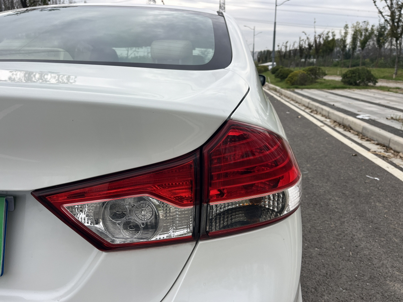 2015 1.6L AT photo 4