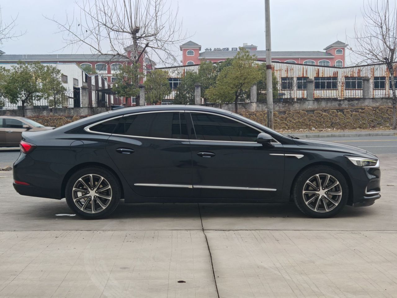 LaCrosse 2019 28T Luxury photo 3