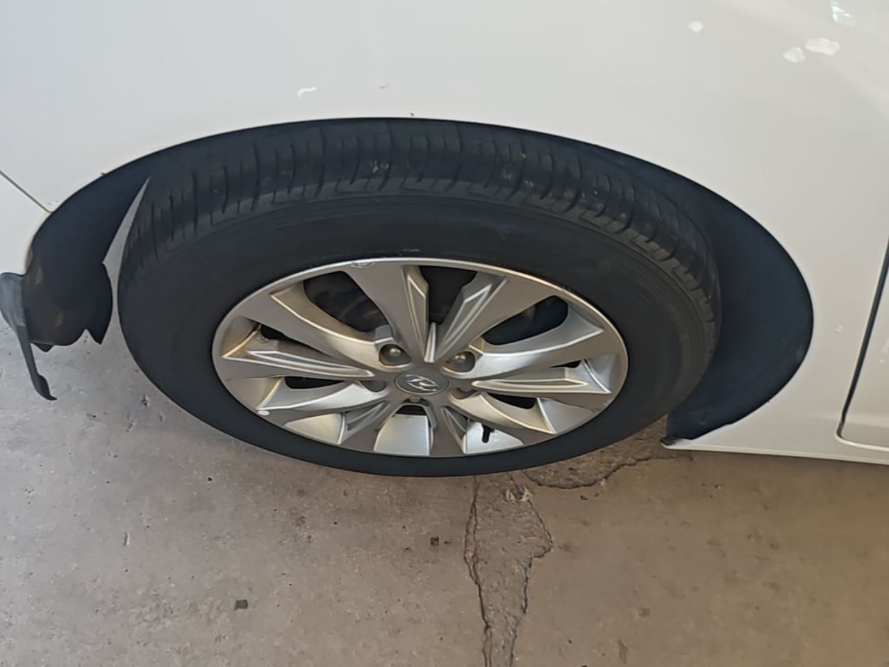 Elantra 2016 1.6L MT Premium photo 4