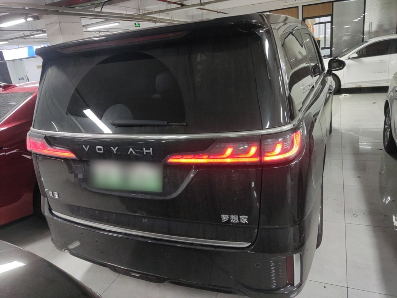 Voyah Dreamer 2022 + Smart photo 5