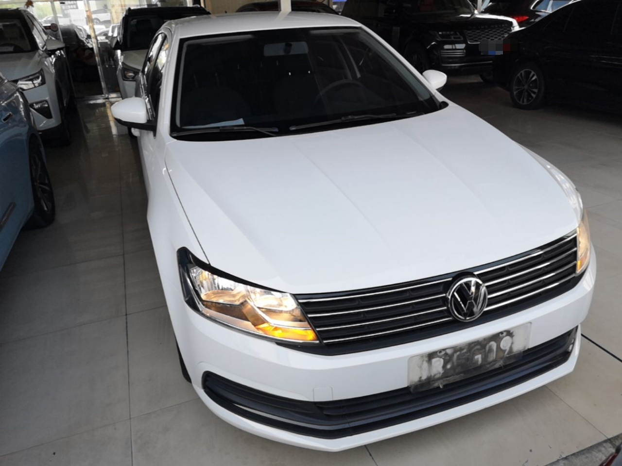 Lavida 2017 1.6L AT photo 2