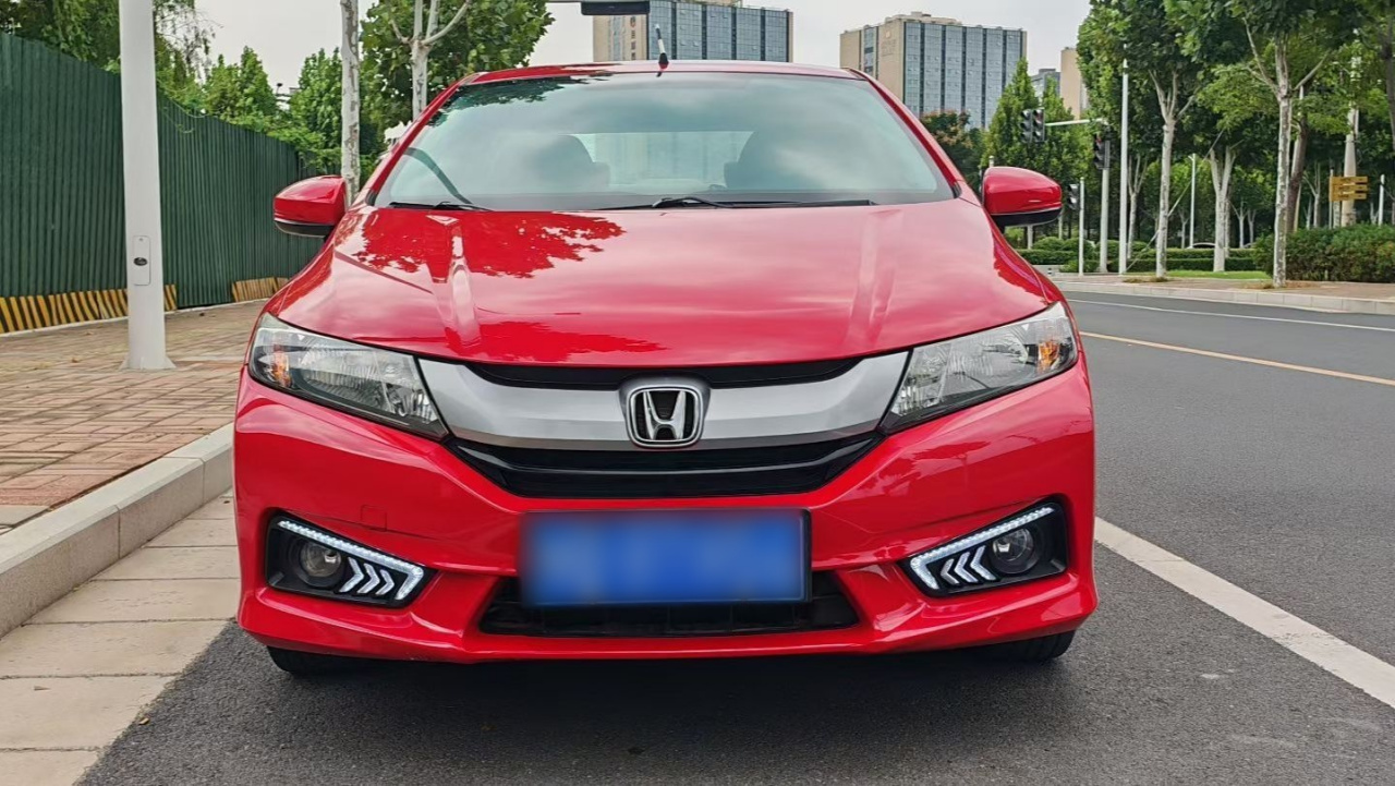 2015 1.5L CVT Comfort photo 3
