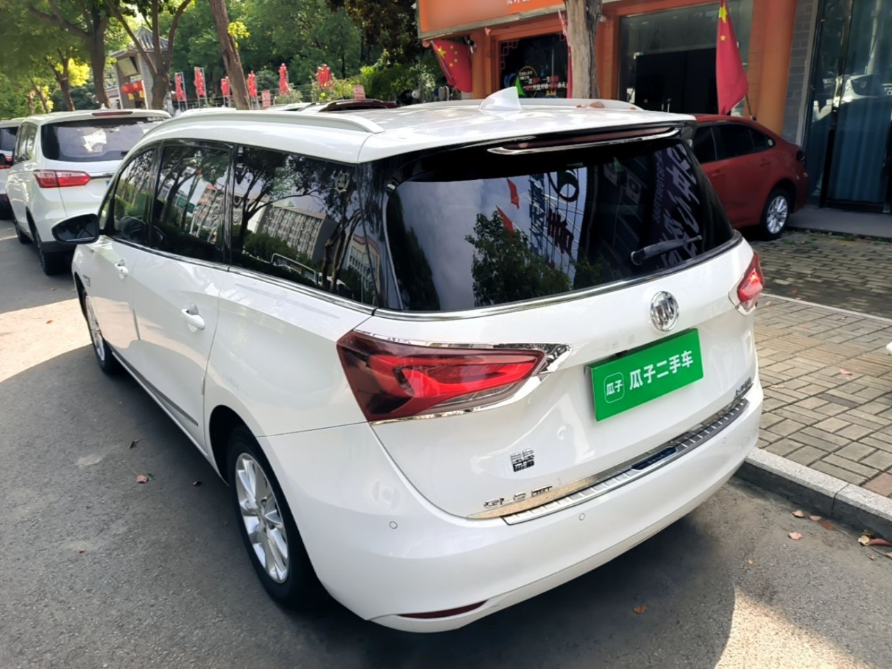 GL6 2018 18T 6-Seater Elite photo 4