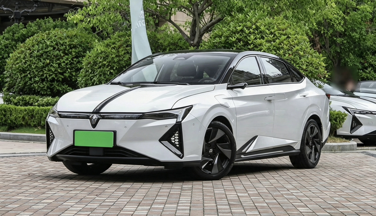 L 2025 +