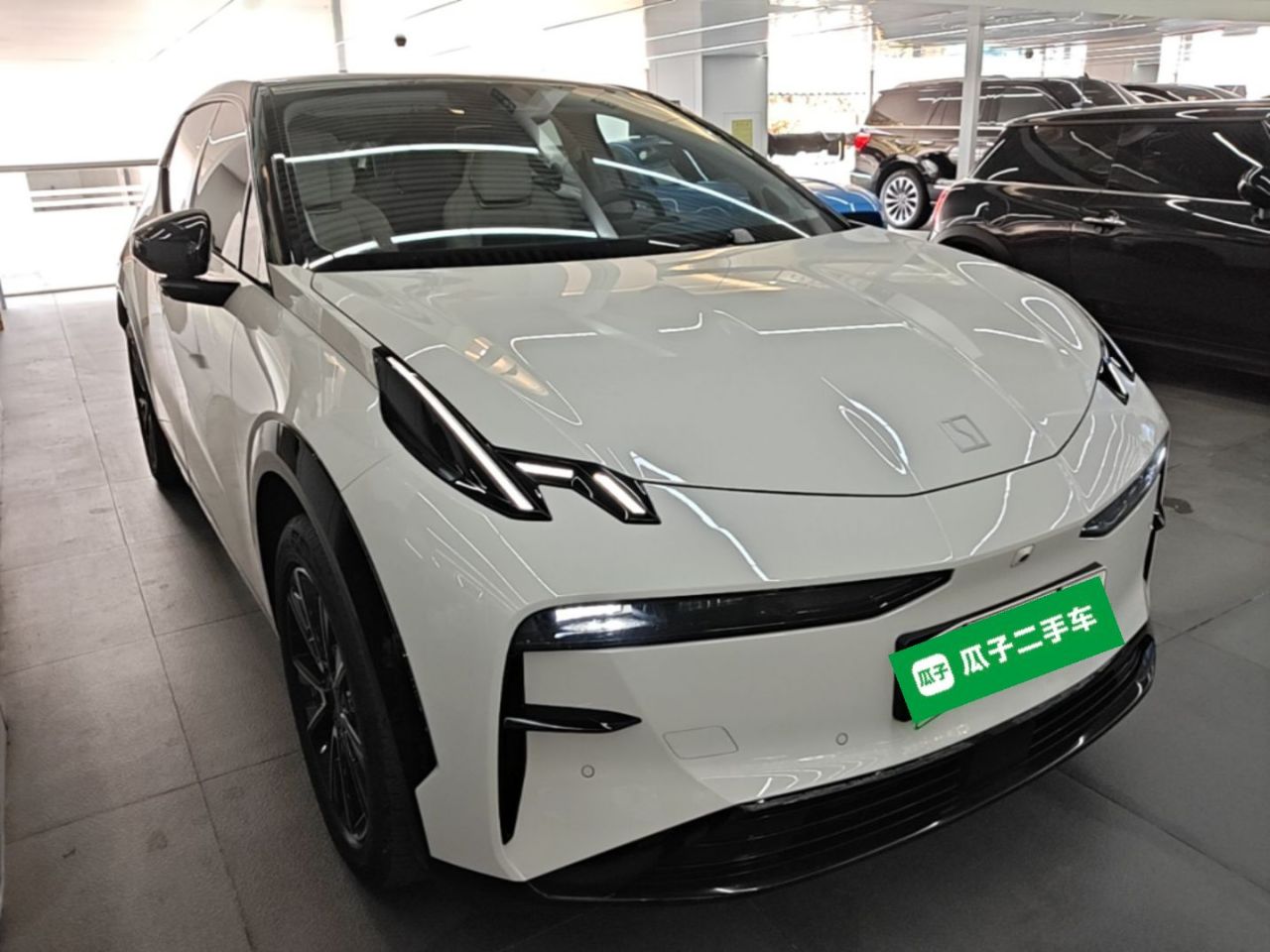 X 2023 RWD YOU 4-Seater photo 3