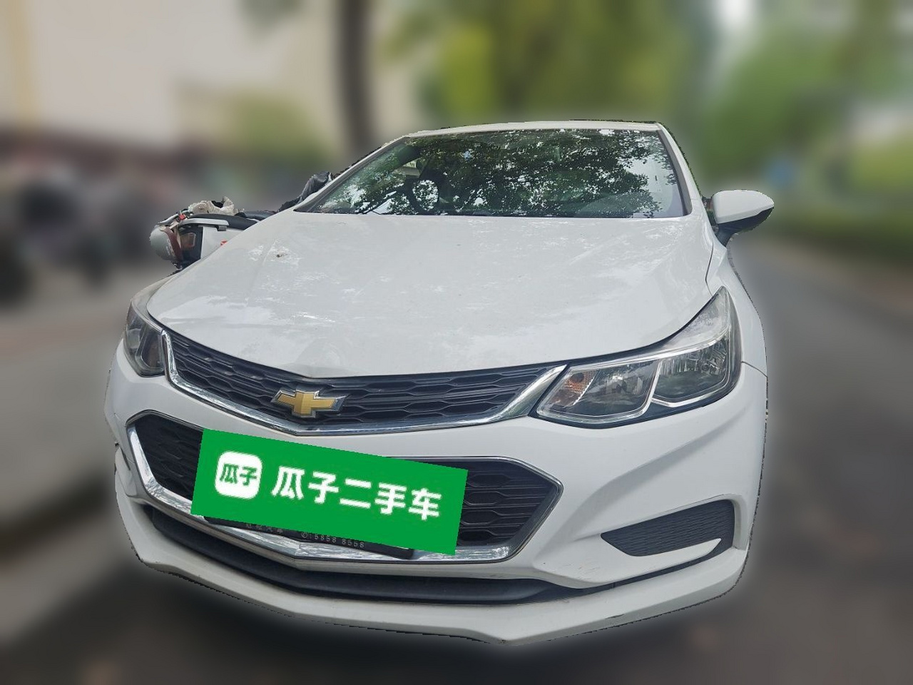 2018 Hatchback 320 AT photo 2