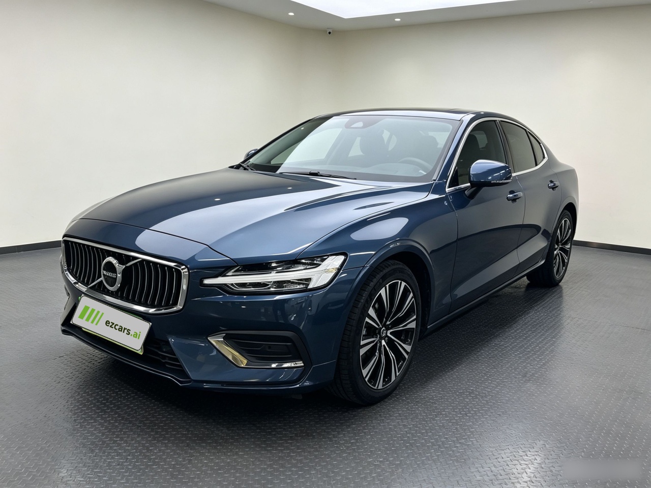 S60 2023 B4 Luxury