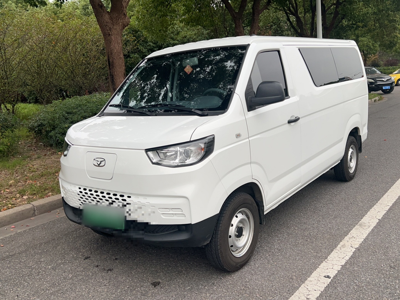 Dolphin E5 2025 -36.8kWh 6-Seater